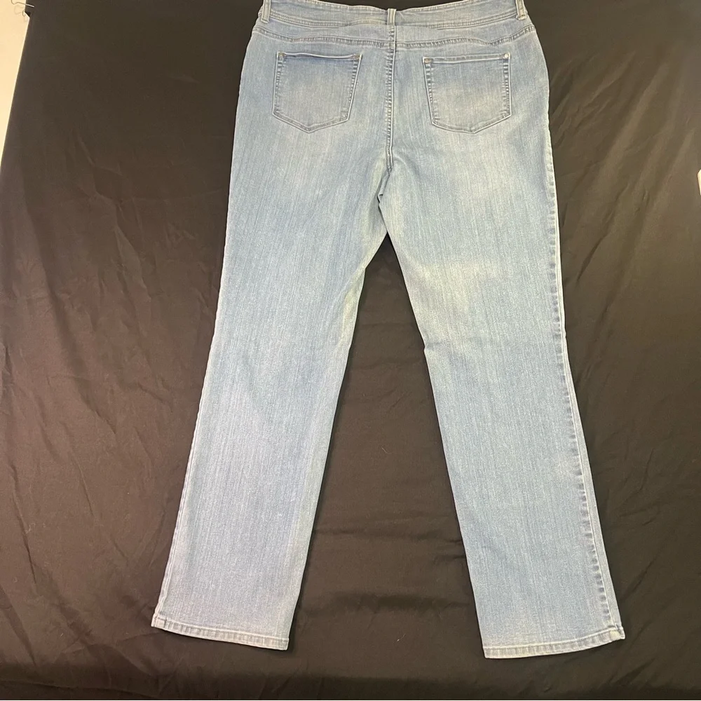 Fabulously Slimming by Chico's Women's Jeans Size 2.5 Short Straight Leg Stretch